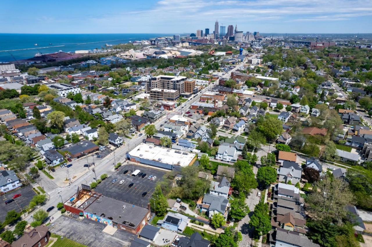 Luxury Home In The Heart Of Gordon Square Cleveland Exterior foto